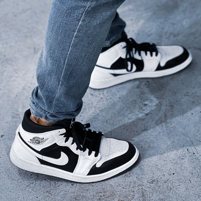 Sneakers și denim casual